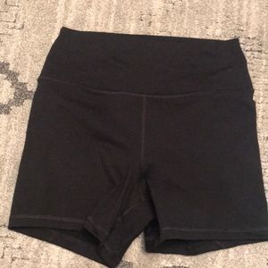 Fleo TRUE HIGH CONTOUR SHORTS-BLACK